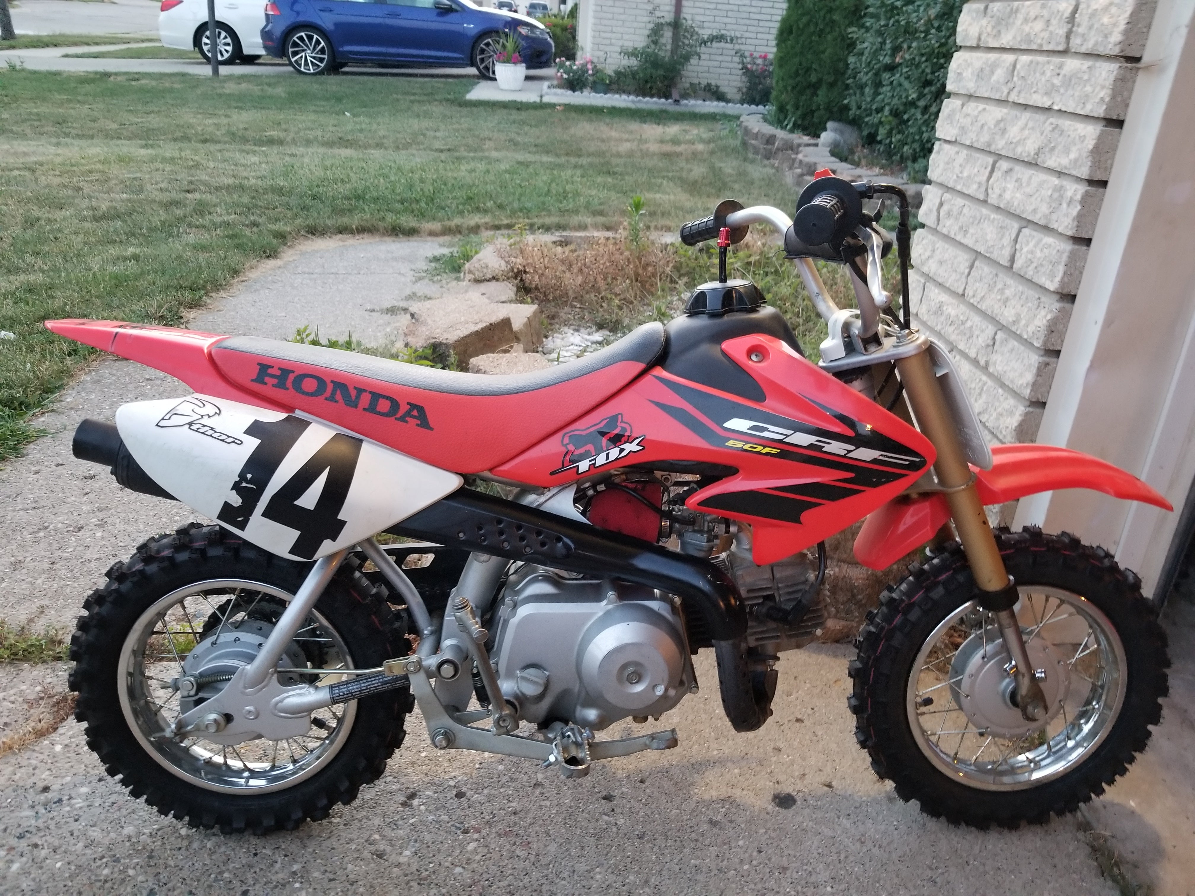  Honda  50cc  dirt bike with training wheels Michigan 